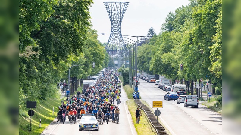 Foto: ADFC/Oliver Bodmer - Sternfahrt in München Foto: ADFC/Oliver Bodmer - Sternfahrt in München