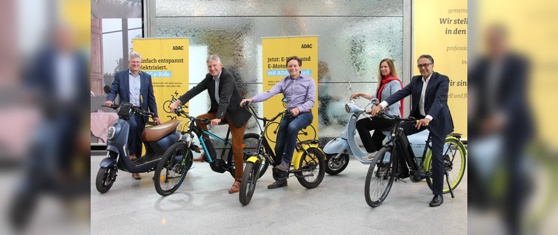 (v.l.n.r.) Martin Kratzer (Leiter Marketing & Strategie ADAC SE), Ludger Kersting (Geschäftsführer ADAC Service GmbH), Andreas Nelskamp (Geschäftsführer Rydies GmbH), Patrizia Weber (Produktmanagerin ADAC SE), Mahbod Asgari (Vorstand ADAC SE); 