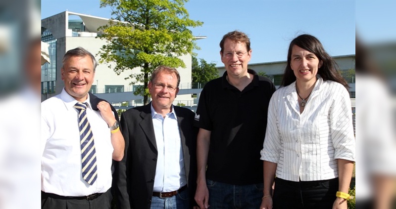 v.l. :  Torsten Staffeldt (MdB), Siegfried Neuberger (Geschäftsführer ZIV), Gero Storjohann (MdB), Kirsten Lühmann (MdB)