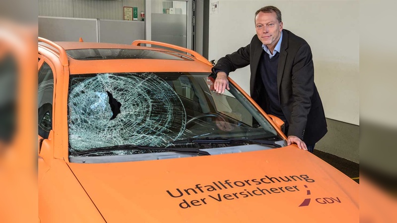 Brockmann forscht, damit der Verkehr sicherer werden kann.