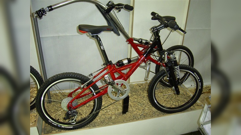 Mit nur wenigen Handgriffen verwandelt sich das Trailerbike in ein hochwertiges Mountainbike.