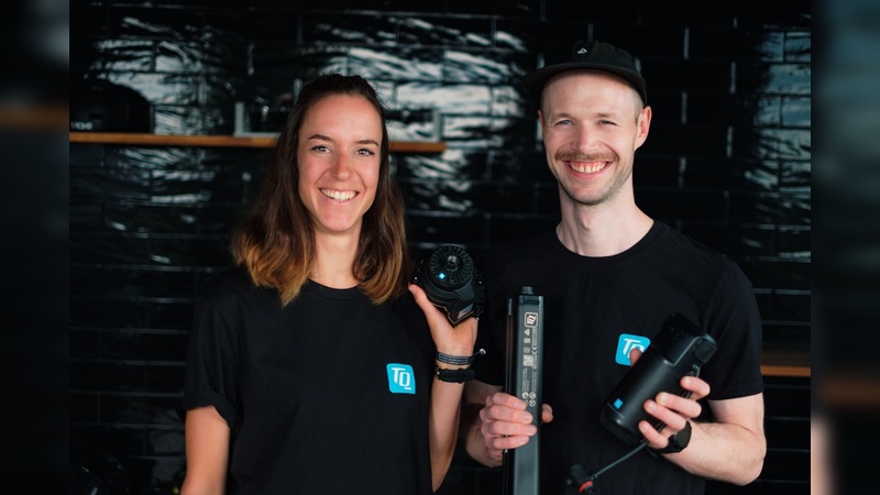 Sophia Lehn und Roman Stützer vom E-Bike-Team der TQ-Group