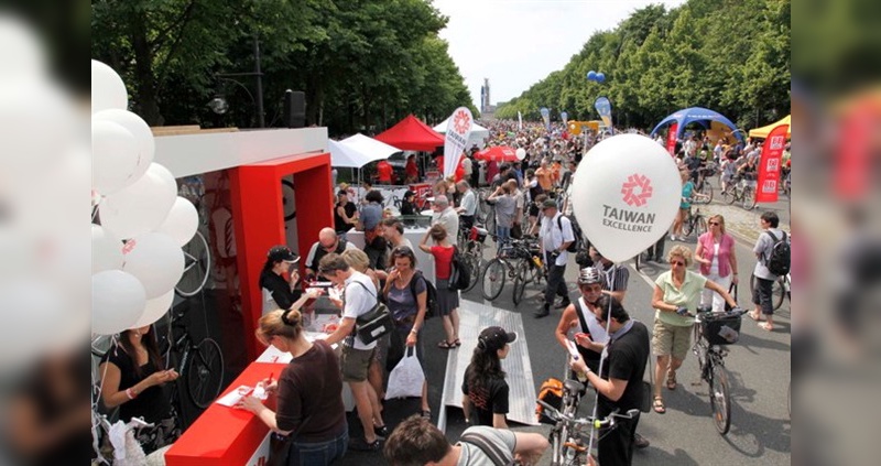 Taiwan Excellence präsentierte sich bei der Berliner Fahrradsternfahrt Taiwan Excellence präsentierte sich bei der Berliner Fahrradsternfahrt