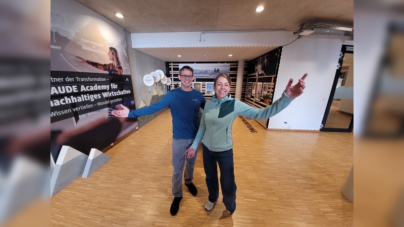 Foto: Vaude - Kai Vogt, Leitung VAUDE x Business, und Melanie Bleicher, Leitung VAUDE Academy für nachhaltiges Wirtschaften, laden interessierte Unternehmen herzlich dazu ein!