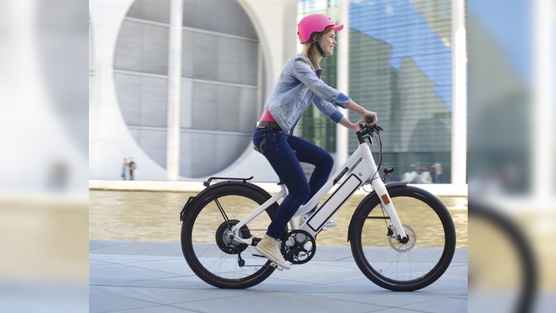 Zu einem schicken Fahrrad gehört auch ein schicker Helm.