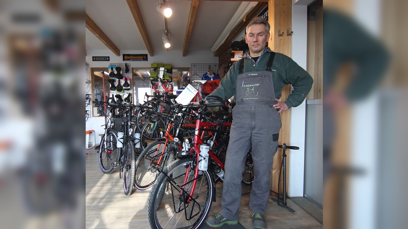 Edelstahl und Fillet Brazed: Rudolf Pallesen arbeitet mit feinen Materialien und außergewöhnlichen Techniken.