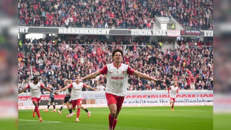 Foto: JobRad - Auf den Trikots des SC Freiburg ist das JobRad-Logo nur noch bis Ende der Bundesligasaison 2025/26 zu sehen. 