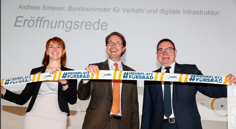 Bundesverkehrsminister Scheuer hielt die Eröffnungsrede