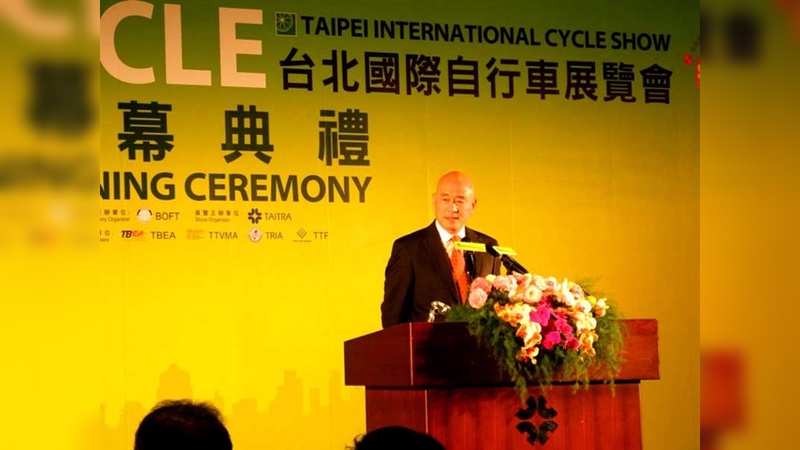 Giant-Chef Tony Lo eröffnet die Taipei Cycle Show und sorgt auch gleich für Diskussionsstoff.