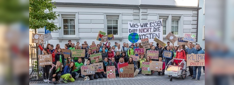 Rund 70 Mitarbeitende machten sich auf nach Friedrichshafen.