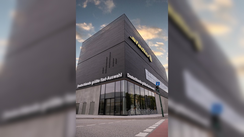 Neue Firmenzentrale samt Flagship-Store