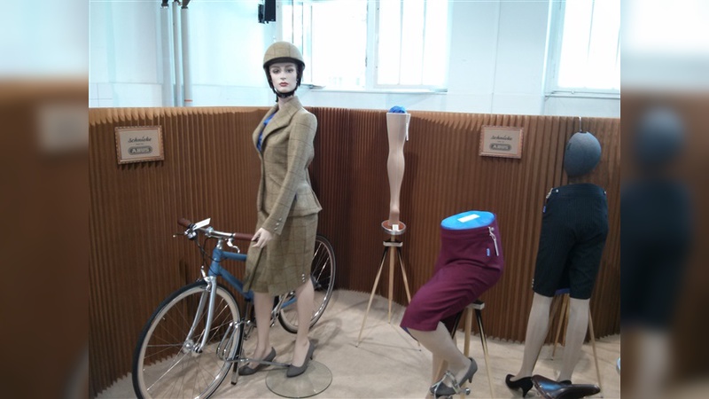 elegante Bikewear für  Damen von Schnieke-Atelier aus Berlin