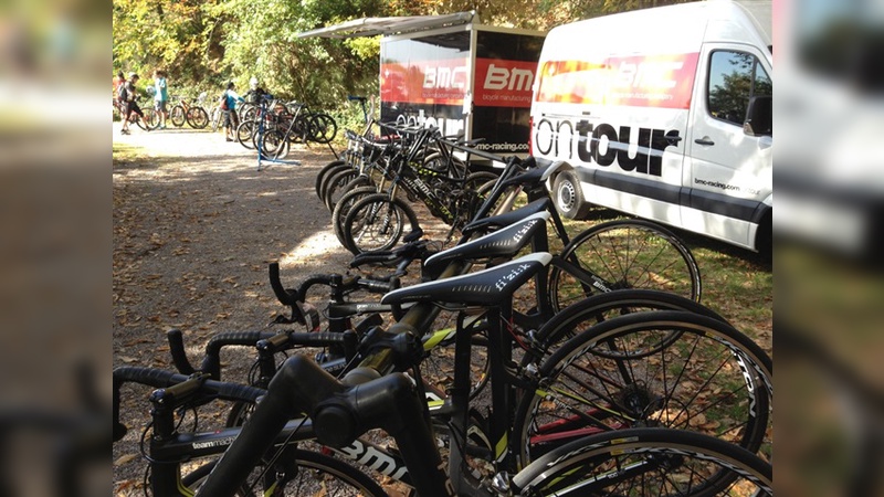 Über 30 Testbikes finden im Trailer Platz