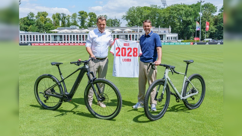 Bulls und 1. FC Köln verlängern ihre Partnerschaft bis 2028. Bulls und 1. FC Köln verlängern ihre Partnerschaft bis 2028.