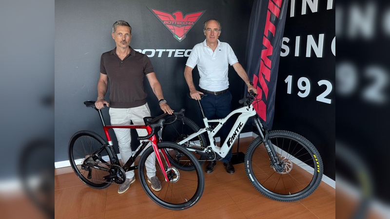 Foto: Fantic: (links)  Nicola Baggio, Leiter der Business Unit Cycling der Fantic-Gruppe und Generaldirektor von Bottecchia, rechts Costantino Sambuy, CEO der Fantic-Gruppe.