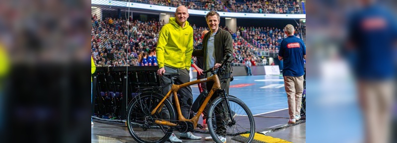 Start fürs Dienstrad-Leasing: Sören Hirsch (l.) und Eike Korsen (r.) , Bild: Jan Günther, DIE RECKEN