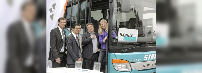 Andreas Schmid (Bürgermeister Meckenbeuren), Philipp Reinalter (Busunternehmen Strauss), Manne Lucha (Landtagsabgeordneter Die Grünen) und Antje von Dewitz.