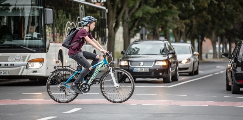 Kinder müssen mit Sicherheit Rad fahren - auch in der Stadt