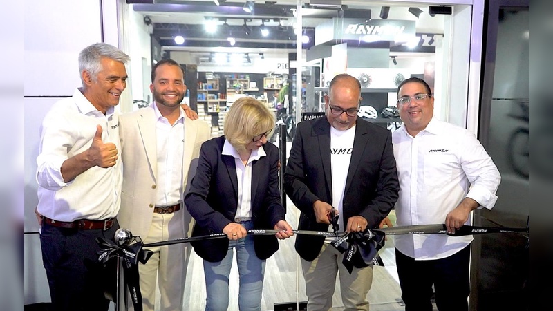 Foto: Raymon - Für Susanne und Felix Puello ist die Eröffnung des Lateinamerika-Hubs in der Dominikanischen Republik ein besonderer Moment. Foto: Raymon - Für Susanne und Felix Puello ist die Eröffnung des Lateinamerika-Hubs in der Dominikanischen Republik ein besonderer Moment.