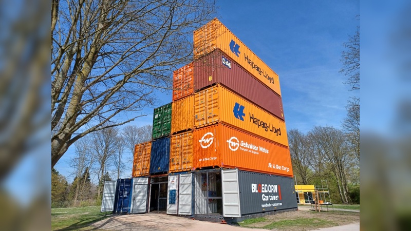 Foto: Gebrüder Weiss - Containerturm in Waltrop erlaubt spannende Einblicke