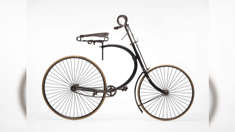Sicherheitsniederrad "Hirondelle" Modell "Superbe", 1890, Entwurf und Herst.: fvfanufacture Franc;aise d'Armes et Cycles de Saint-Etienne, Frankreich. Leihgabe: Deutsches Fahrradmuseum.
