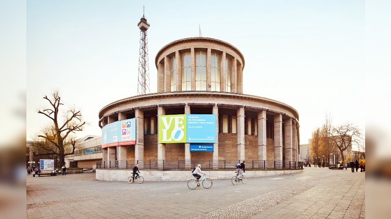 Radfahren rund um den Funkturm auf der VeloBerlin 2016