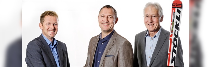Beni Stöckli (links) übergibt an Marc Gläser. Rechts: VR-Präsident Nikolaus Knüsel