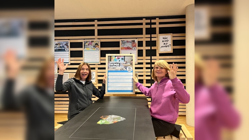 Foto: Vaude - Susanne Medesi, Leitung VAUDE Lieferantenmanagement und Anika Mauz, VAUDE Lieferantenmanagement, freuen sich über den erneuten Leader Status! Foto: Vaude - Susanne Medesi, Leitung VAUDE Lieferantenmanagement und Anika Mauz, VAUDE Lieferantenmanagement, freuen sich über den erneuten Leader Status!