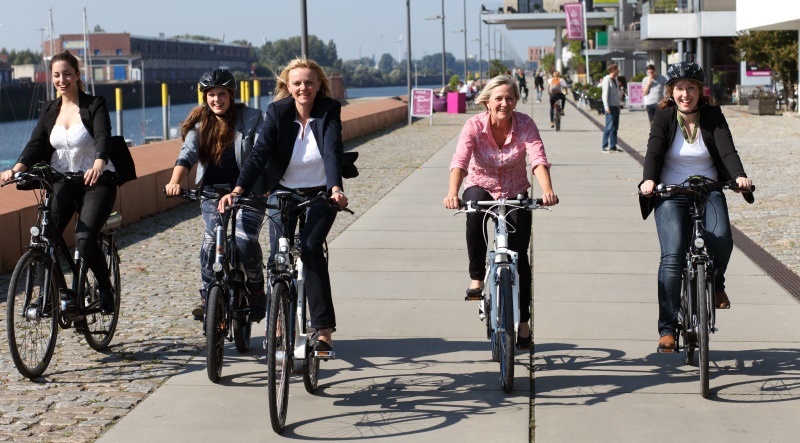 Der Weg zur Arbeit - auf einem Dienstrad