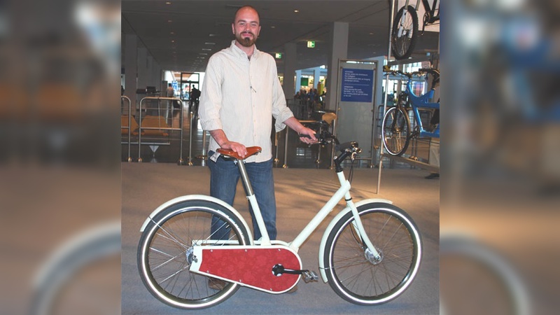 Nick Lobnitz und sein Paper Bike