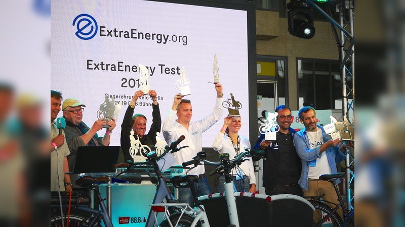 Glückliche Sieger bei der Verleihung der Pedelec Awards durch Extra Energy.