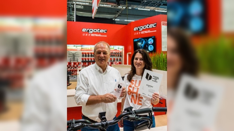 Foto: Ergotec - Willi und Katharina Humpert freuen sich über die Auszeichnung aus Berlin Foto: Ergotec - Willi und Katharina Humpert freuen sich über die Auszeichnung aus Berlin