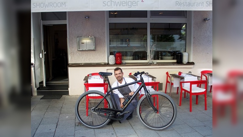 Charity-Bike mit eingebautem Schweiger-Öl