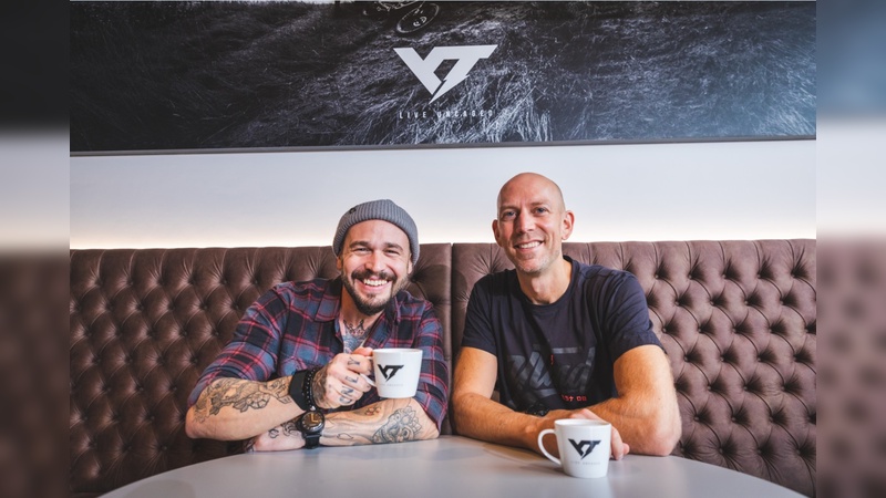 Markus Flossmann (links) holt Sam Nicols als CEO ins Team von YT Industries