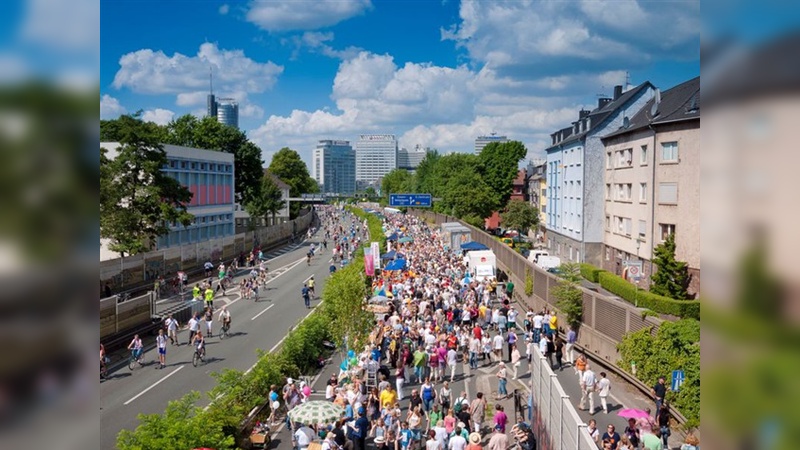 Still-Leben auf der A40