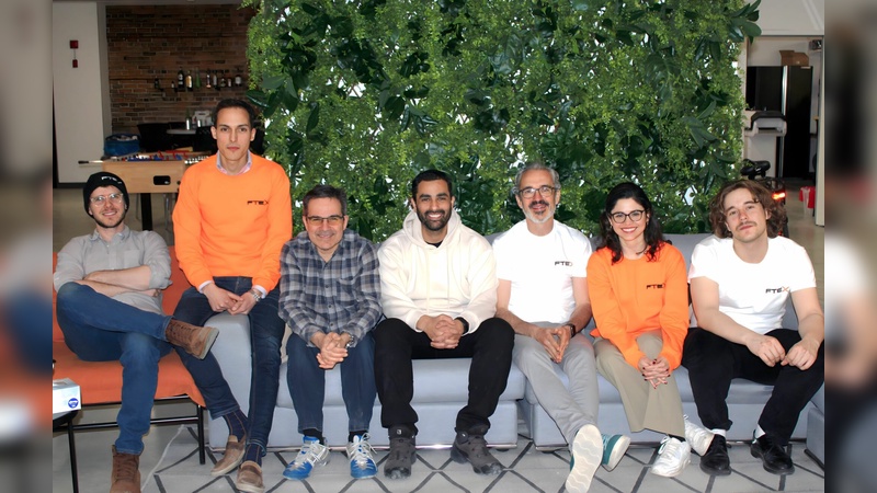v.l.: François Léger-Bélanger, Mitbegründer und CPTO; Andres Bayona, Mitbegründer und COO; Gervais Rioux, Head of Business Development; Ramee Mossa, Mitbegründer und CEO; Alfredo Perez Pellicer, Berater und Board-Mitglied; Silvana Huaman, Mitbegründerin und CRO; Théodore d'Herbécourt, Ingenieur. v.l.: François Léger-Bélanger, Mitbegründer und CPTO; Andres Bayona, Mitbegründer und COO; Gervais Rioux, Head of Business Development; Ramee Mossa, Mitbegründer und CEO; Alfredo Perez Pellicer, Berater und Board-Mitglied; Silvana Huaman, Mitbegründerin und CRO; Théodore d'Herbécourt, Ingenieur.