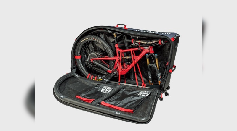 Tranzbag Air lässt sich mit Luft befüllen Tranzbag Air lässt sich mit Luft befüllen