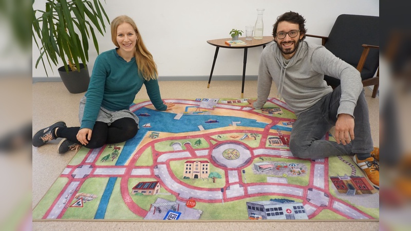 Lena Stöcker und Philipp Walter sind das  Team hinter Spielwende.