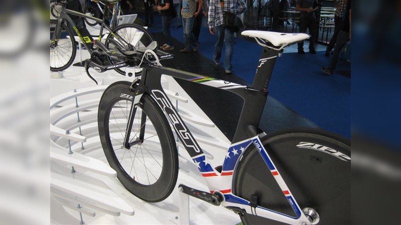 Das Olympia-Bike am Felt-Stand in Friedrichshafen