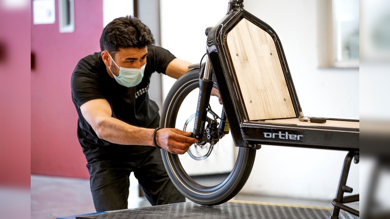 Unter der Eigenmarke Ortler bringt fahrrad.de im Sommer ein eigenes E-Lastenrad.