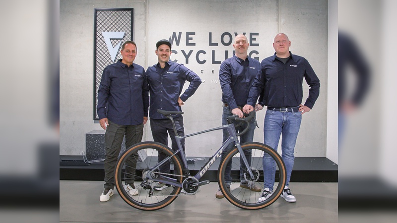 Foto: Giant Deutschland - (v.l.n.r.) Thomas Jumpertz, Matthias Kuchling, Igor Mlinar und Alexander Gebert. Foto: Giant Deutschland - (v.l.n.r.) Thomas Jumpertz, Matthias Kuchling, Igor Mlinar und Alexander Gebert.