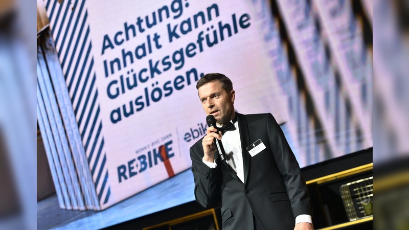 CEO Thomas Bernik bei der Preisverleihung in Berlin
