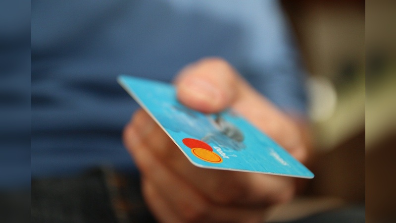 Fuer Online-Haendler stehen in Bezug auf Kreditkartenzahlungen Aenderungen ins Haus.
