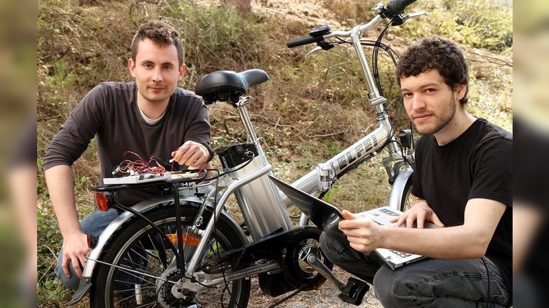 Hagen Heermann (rechts)  und Edy Ben Fadhel von der TU Kaiserslautern