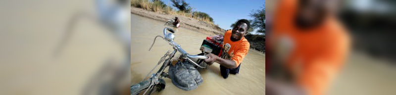100 AfricaBikes unterstützen ein Wasserprojekt in Tansania