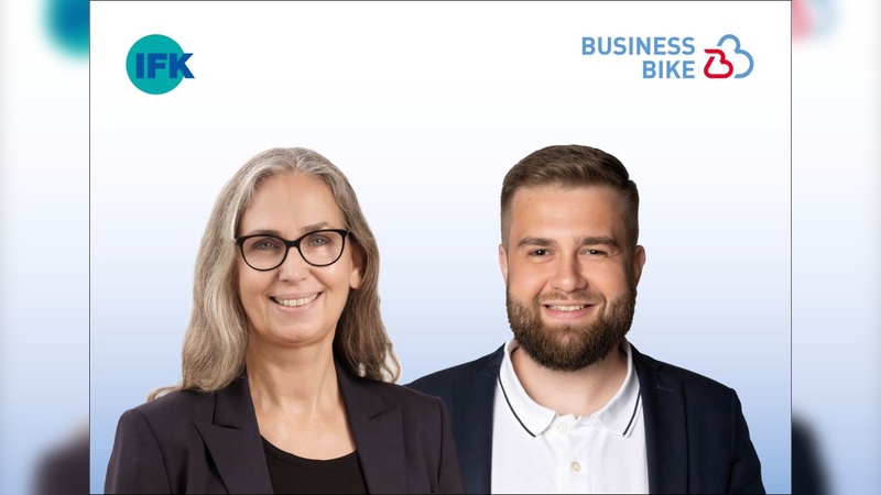 Foto: BusinessBike - Ute Repschläger, Vorsitzende des IFK-Vorstands und Waldemar Leist, Teamleiter des Innendienstes bei BusinessBike