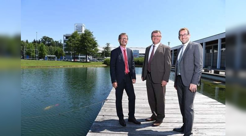 v.l. Klaus Wellmann, Messegeschäftsführer, Andreas Brand, Aufsichtsratsvorsitzender der Messe Friedrichshafen GmbH und Oberbürgermeister der Stadt Friedrichshafen und Stefan Mittag, Prokurist, Leiter Finanzen und Administration