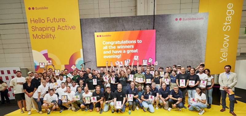 Foto: Fairnamics - Glückliche Gesichter bei der Verleihung der Eurobike-Awards in Frankfurt am Main. Foto: Fairnamics - Glückliche Gesichter bei der Verleihung der Eurobike-Awards in Frankfurt am Main.