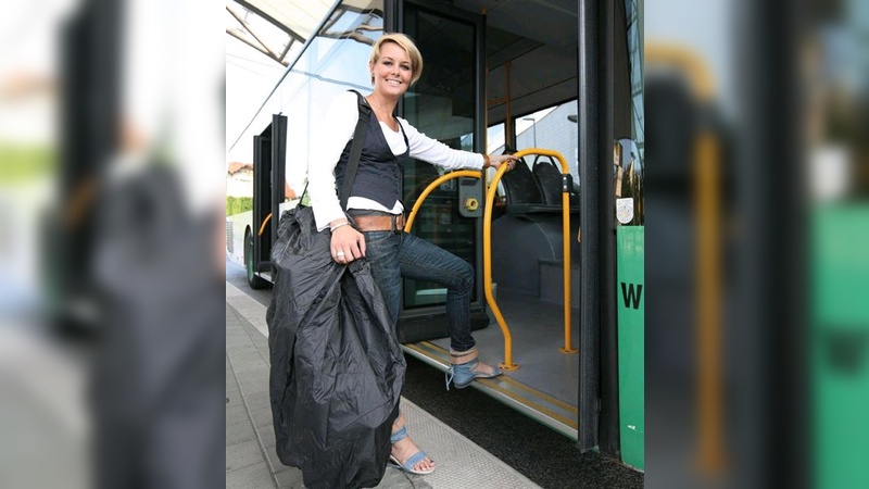 Gut verpackt und kostenlos transportiert im Bus -  beeon E-Bike