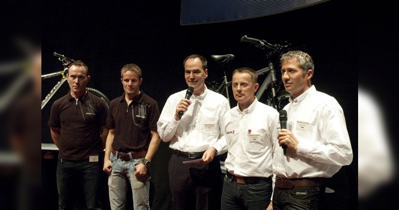 von links) Stefan Mang (Produktmanager Raleigh), Michael Meyer (Produktmanager Univega), Mathias Seidler (Geschäftsführer Derby Cycle), Jörg Arenz (Produktmanager Focus) und Mike Dietz (Direktor Produktmanagement Derby Cycle)